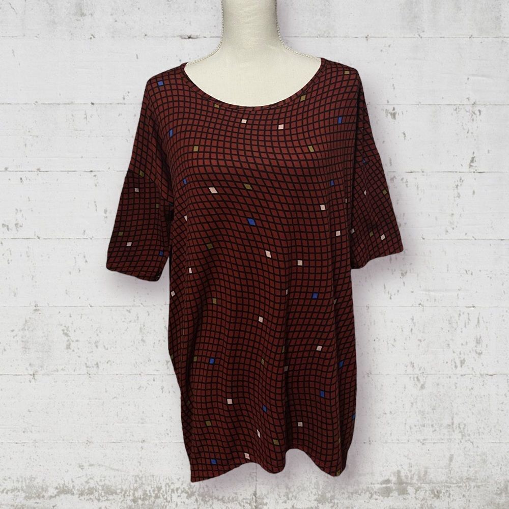 LULAROE | Irma Multicolor Geometric Red Half Sleeve Tunic Top Shirt Size S